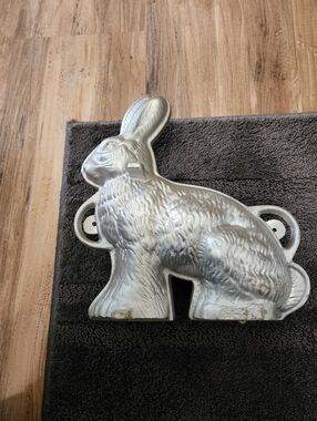 Cast Iron Rabbit Cake Mold